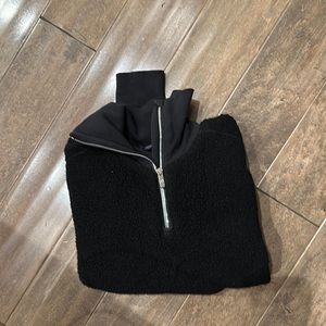 Black Sherpa lululemon pullover
